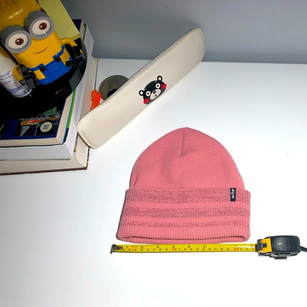Levi’s knit beanie, pink